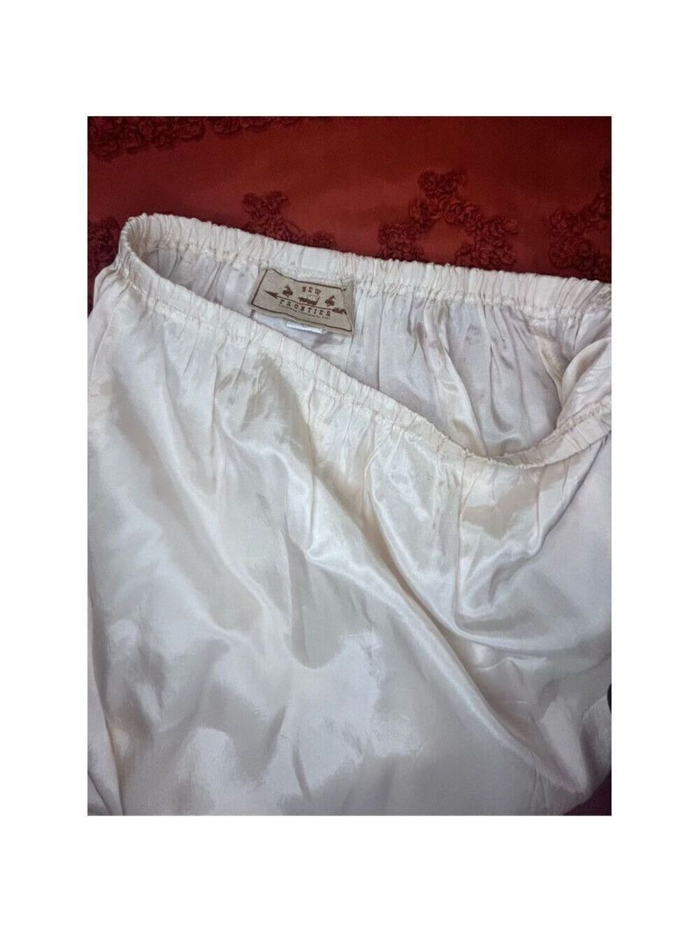 New Frontier Slip. Shiny heavy silky feel. USA. Sz. Large - Picture 14 of 16